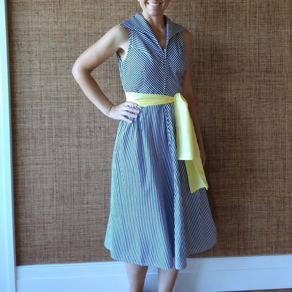 1940's 1950's SEERSUCKER STRIPE DRESS penneys cotton S
